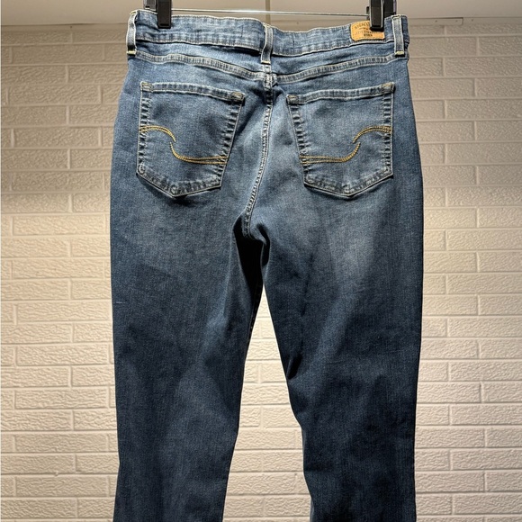 Levi Strauss Signature Mid Rise Skinny Jeans - Picture 2 of 4